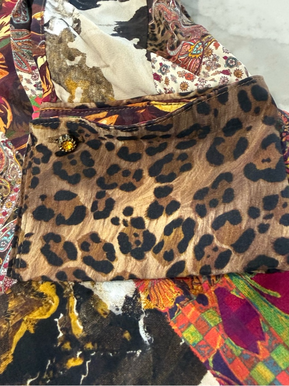 Robert Graham GabrielaPrint SilkBlend Shirt Womens Small Animal Print/Patchwork - Picture 11 of 16
